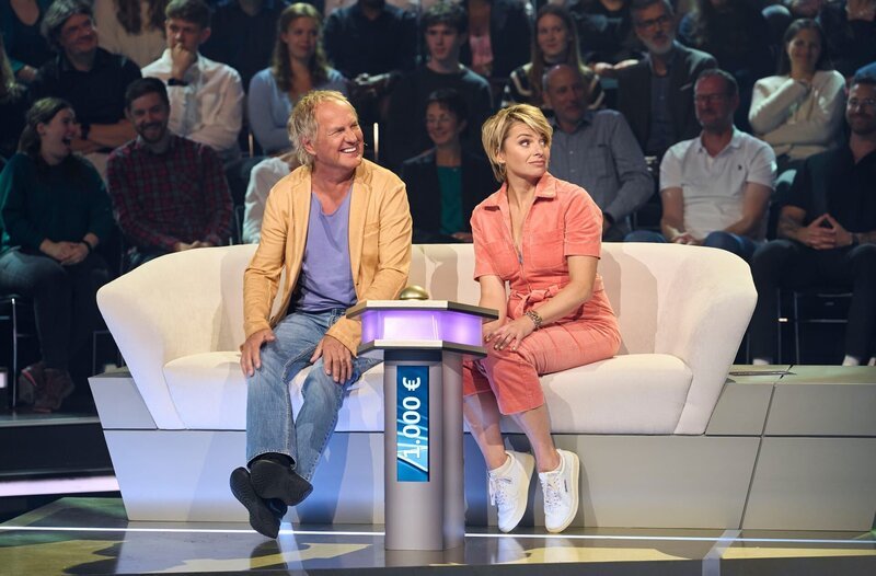 Ein starkes Team: Uwe Ochsenknecht spielt gemeinsam mit Sabine Heinrich für den guten Zweck. – Bild: WDR/​Claus Langer