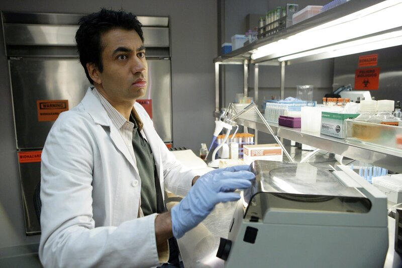 Dr. Lawrence Kutner (Kal Penn) – Bild: TVP S.A.