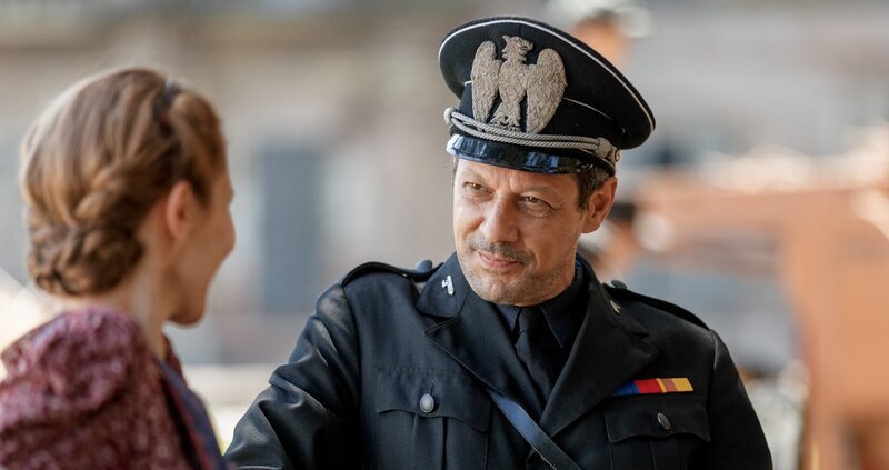 Gallo (Rudy Ruggiero) wird abgelenkt. – Bild: Volker Gläser