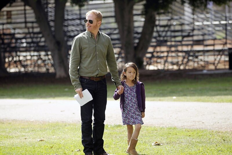 Jesse Tyler Ferguson (Mitchell Pritchett), Aubrey Anderson-Emmons (Lily Tucker-Pritchett). – Bild: PLURIMEDIA (Fox Distribution /​ Hopper Stone)