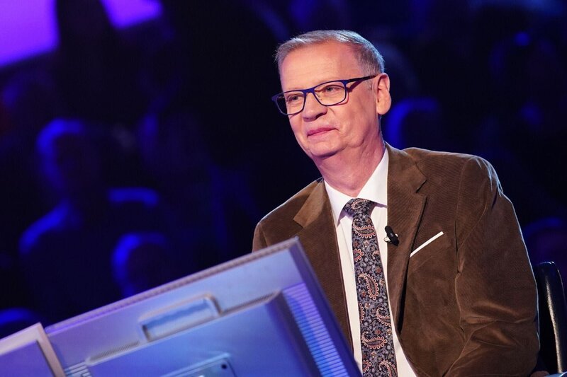Günther Jauch. Die Verwendung des sendungsbezogenen Materials ist nur mit dem Hinweis und Verlinkung auf RTL+ gestattet. – Bild: RTL /​ Stefan Gregorowius