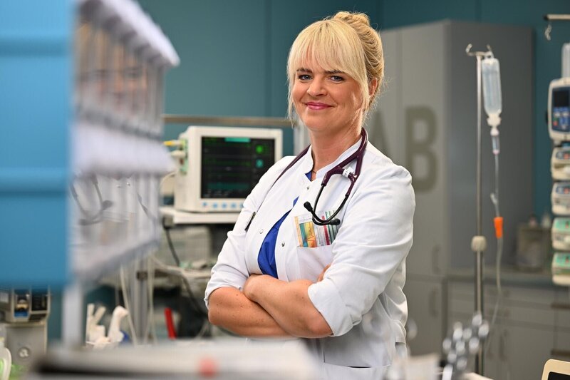 Dr. Gudrun de Vries – Bild: Dieses Bild darf ausschließlich nach Maßgabe der Allgemeinen Geschäftsbedingungen für die Presselounges der Sender der ProSiebenSat.1 Media SE (AGB) genutzt werden. Die in den AGB festgesetzten Rechteeinschränkungen sind unbedingt  …
