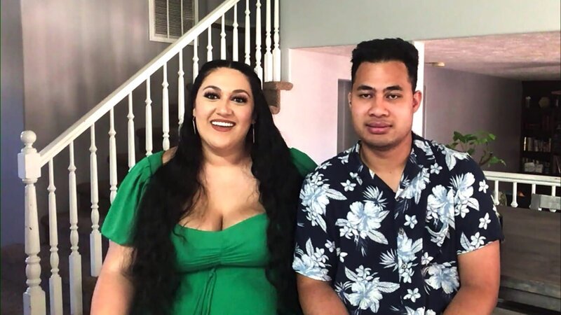 Kalani and Asuelu smile into camera. – Bild: Discovery Communications, LLC