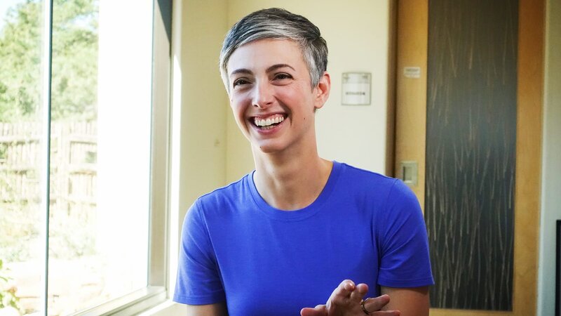 Nina Lanza. – Bild: Warner Bros. Discovery