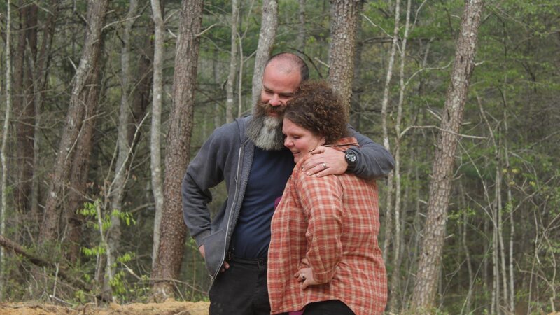 A medium shot of Christian and Keesa Robinson smiling and holding each other. – Bild: Discovery Communications, LLC