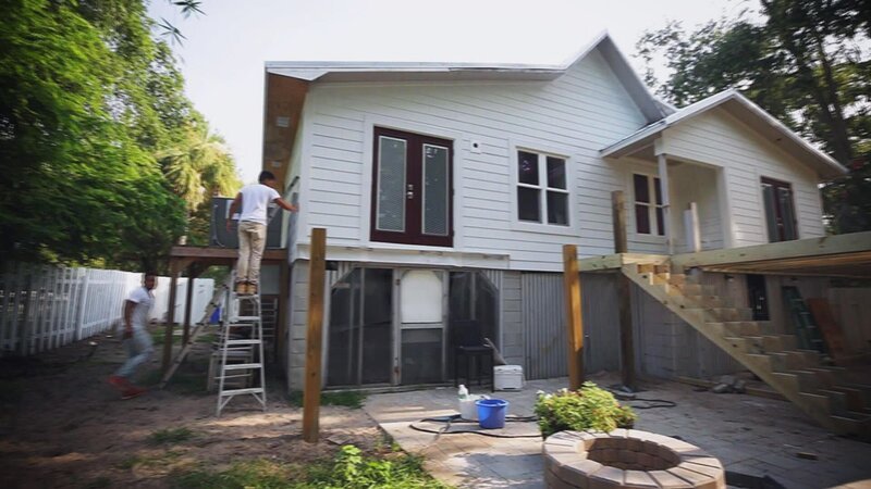 Während der Renovierung. – Bild: HGTV