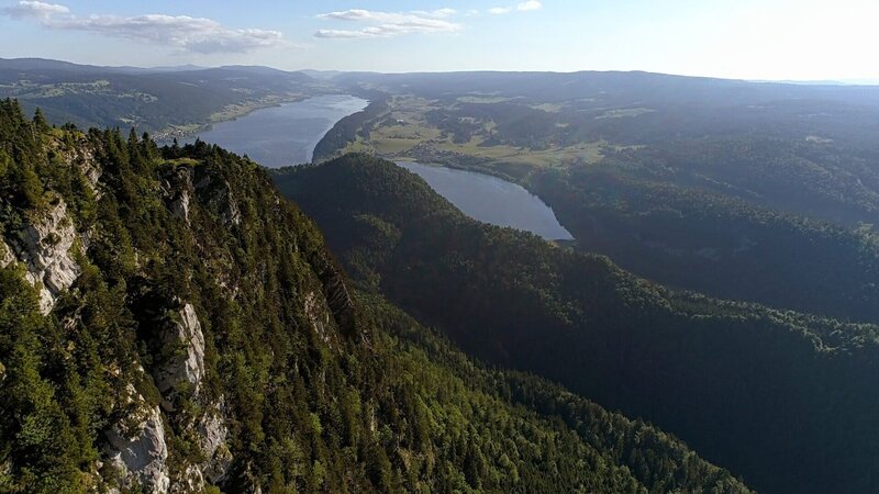 „Wunderwelt Schweiz: Die Jura-Region – Erzählt von Max Moor“: Panoramafoto. – Bild: ZDF und SRF/​Klaus Scheurich