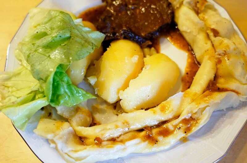 Strudeln mit Schweinebraten. – Bild: SWR