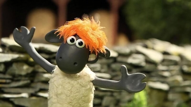 Die Perücke des Farmers sieht bei Shaun richtig gut aus. – Bild: WDR/​Aardman Animation Ltd./​BBC