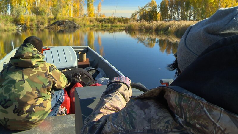James Roberts (R) and Ralph Holmberg (L) head out in search of moose. – Bild: Copyright: Discovery Communications, Inc. For Show Promotion Only