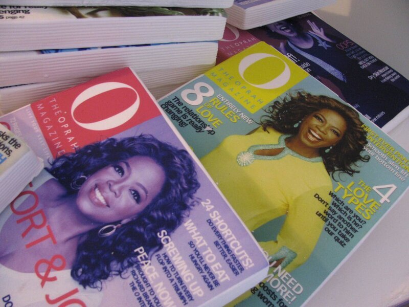 Edible O Magazine covers adorn the Oprah cake, as seen in ‚Cake Boss‘ series 3 episode 303. – Bild: Copyright: Discovery Communications, Inc. EMEA/​UK Editorial Use Only