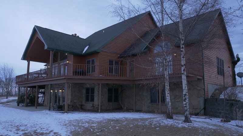The exterior of the Longview Cabin in Wisconsin, as seen on HGTV’s Log Cabin Living – Bild: 2018, Scripps Networks, LLC. All Rights Reserved.