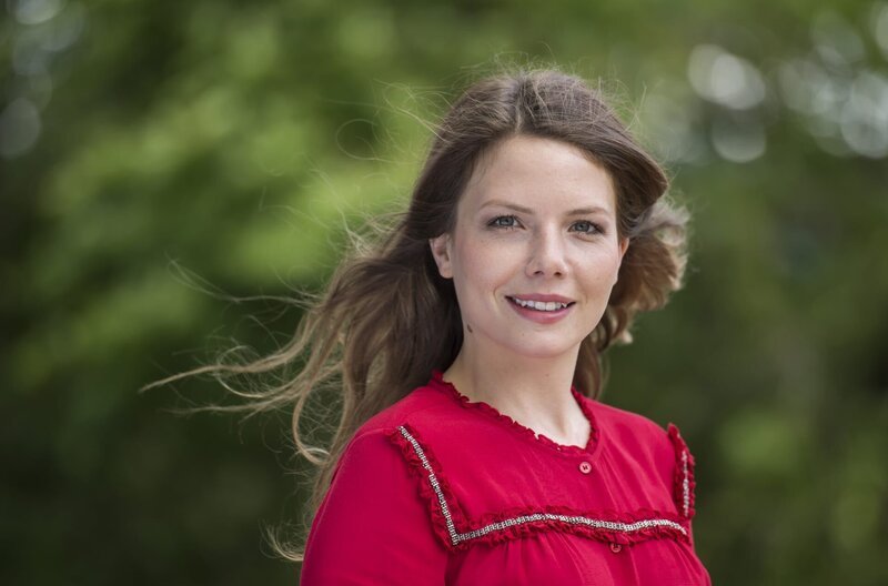 Kirsten Röhmer (Leonie Rainer) war die erste große Liebe von Ben Ahlbeck. – Bild: ARD/​BR/​Jens Ulrich Koch