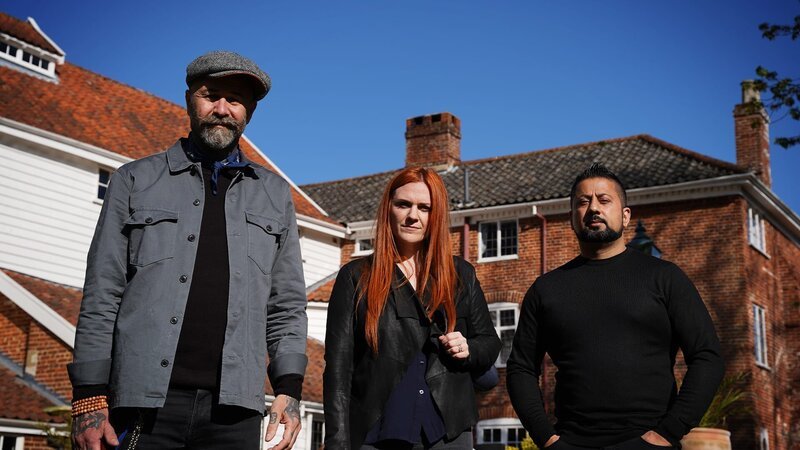 L-R: Ian Lawman, Jayne Harris, Barri Ghai – Bild: Warner Bros. Discovery