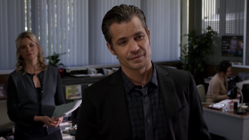 Ava Crowder und Raylan Givens. – Bild: AXN Black