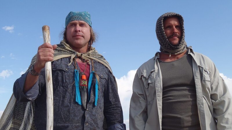 Joe Teti und Cody Lundin von unten. – Bild: Discovery Channel