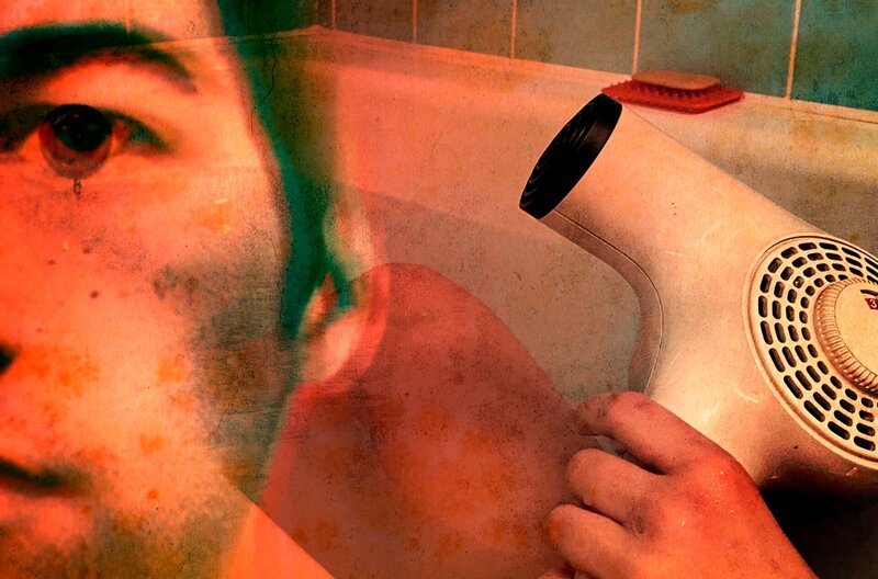 Mensch mit Föhn in der Badewanne, männliche Person; Bildcollage. – Bild: SWR