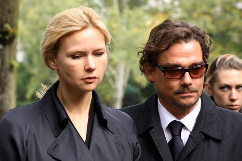 Nora (Veronica Ferres) und Hendrik (Martin Feifel). – Bild: ARD Degeto/​Hermann Ebling