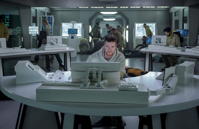 Milos Warren (Kieran Mortell) – Bild: Ark TV Holdings, Inc.