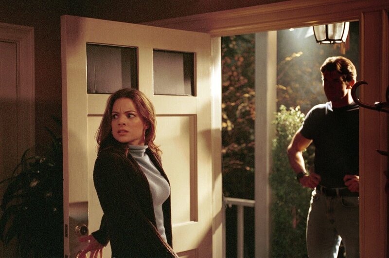 Bisher wollte Dana (Kimberly Williams-Paisley, l.) nichts von dem Kerl wissen, mit dem Jim sie verkuppeln möchte. Doch als sie den Traumtypen sieht, ändert sich das schlagartig … – Bild: Disney / © 2013 The Walt Disney Company Germany Bisher wollte Dana (Kimberly Williams-Paisley, l.) nichts von dem Kerl wissen, mit dem Jim sie verkuppeln möchte. Doch als sie den Traumtypen sieht, ändert sich das schlagartig … – Bild: Disney / © 2013 The Walt Disney Company Germany