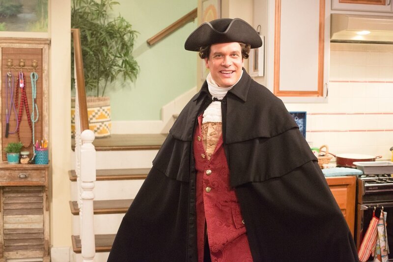 Diedrich Bader (Greg Otto). – Bild: ORF/​Disney/​ABC/​Michael Ansell