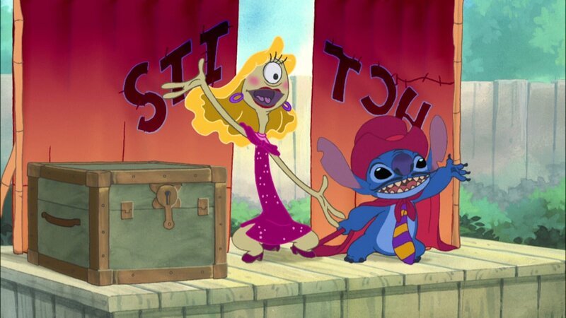 L-R: Mrs. Pleakley and Stitch. – Bild: Disney Cinemagic