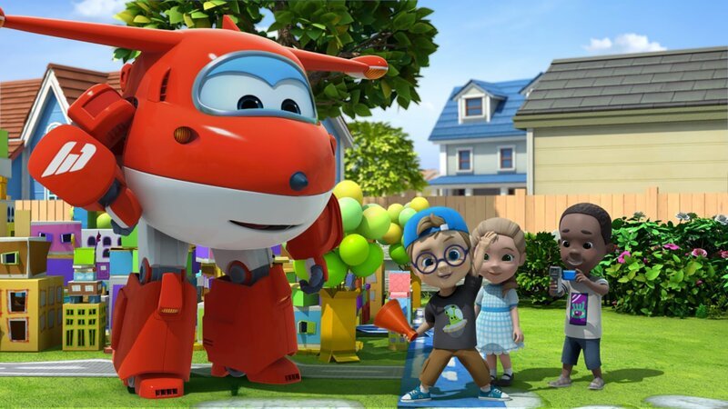 Jett, Victoria und Gerald spielen in Rileys Film mit. – Bild: KiKA/​FunnyFlux/​QianQi/​EBS/​CJ E&M