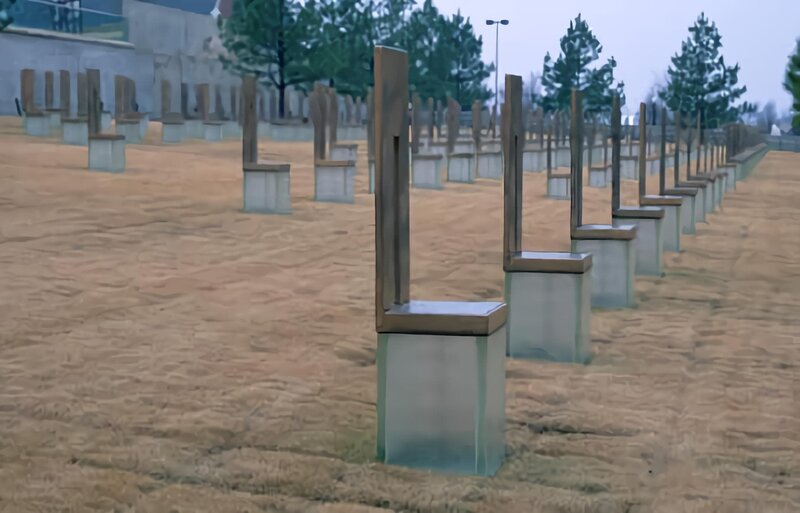 19. April, 1995, Oklahoma City: Timothy McVeigh, Anhänger einer christlich-fundamentalistischen Sekte, zündet eine Bombe in einem Regierungsgebäude. 168 Menschen sterben. Den Anschlag verübte McVeigh auf den Tag genau zwei Jahre, nachdem die amerikanische Polizei das Anwesen einer christlichen Sekte in Waco, Texas, gestürmt hatte. Mit wissenschaftlicher Präzision analysiert die heutige Folge von „Sekunden vor dem Unglück“, was genau in jenen wenigen Sekunden geschah, bevor 168 Menschen den Tod fanden. – Bild: National Geographic Channel