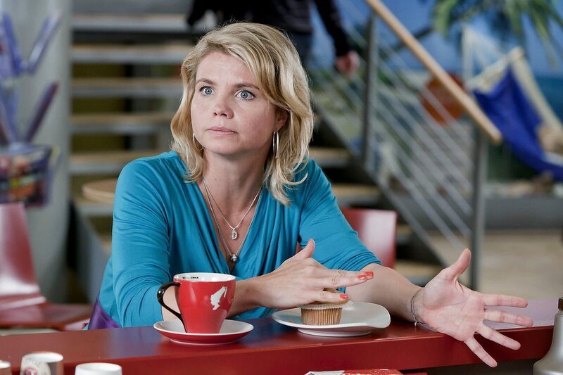 Steht sozial Schwächeren mit Rat und tat zur Seite: Kaufhaus Rechtsanwältin Danni Lowinski (Annette Frier) …. – Bild: ATV