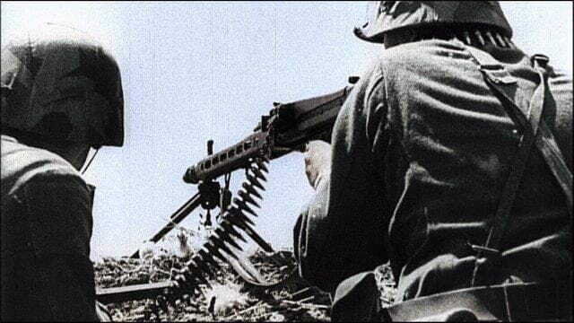 Ende 1942. Deutsche Soldaten kämpfen in den Außenbezirken von Stalingrad. (Credit: CC & C) – Bild: ntv