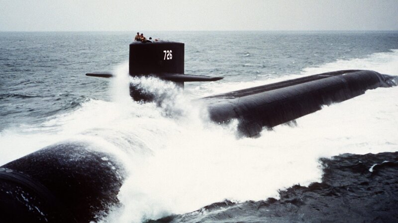 Die „USS Ohio“ ist ein nuklear betriebenes und nuklear bewaffnetes U-Boot der US-Navy. Sie wurde 1981 in Dienst gestellt und ist das Typschiff der Ohio-Klasse, welche die größten nuklear betriebenen U-Boote der USA umfasst. – Bild: Honorarfrei – nur für diese Sendung inkl. SocialMedia bei Nennung ZDF und US Navy.