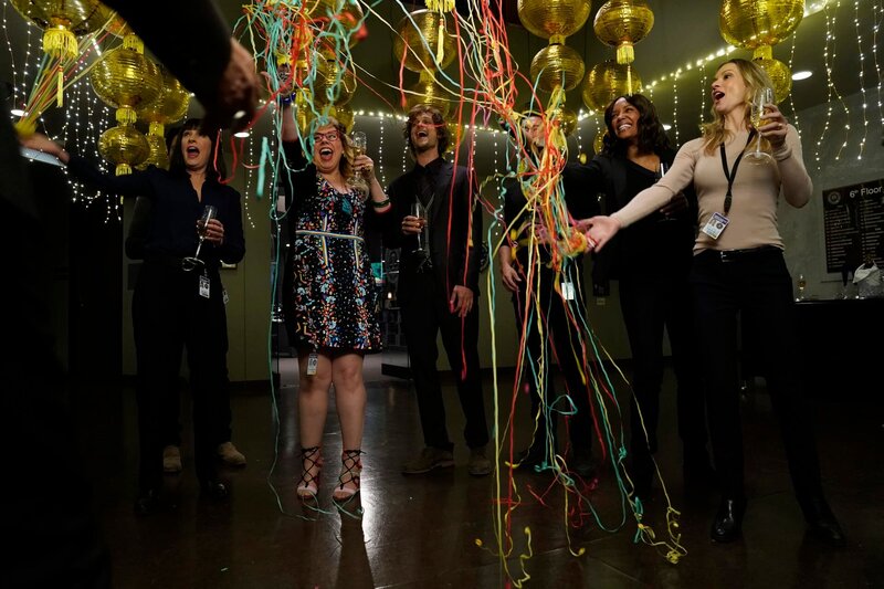 L-R: Paget Brewster as Emily Prentiss, Kirsten Vangsness as Penelope Garcia, Matthew Gray Gubleras Dr. Spencer Reid, Aisha Tyler as Dr. Tara Lewis and A.J. Cook as Jennifer Jareau. – Bild: 13th Street /​ 2018 ABC Studios/​Cliff Lipson/​Cliff Lipson