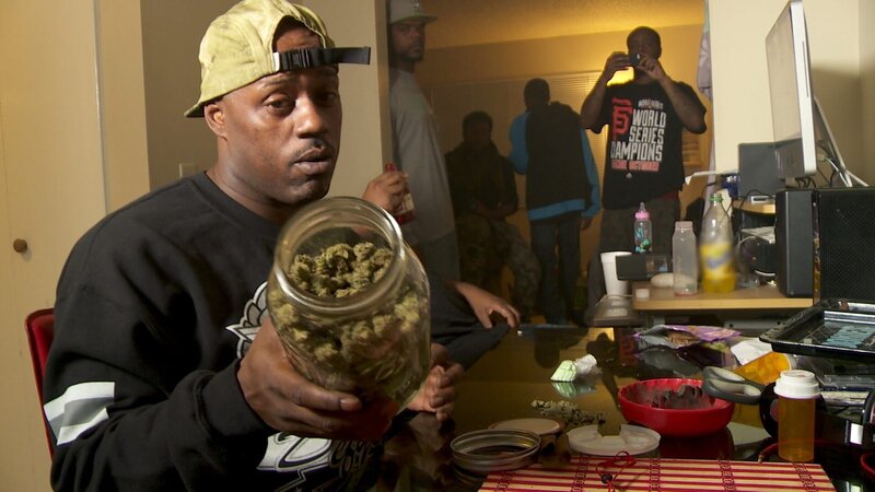 Ein Marihuana-Verkäufer – Bild: PLURIMEDIA (National Geographic Channels)