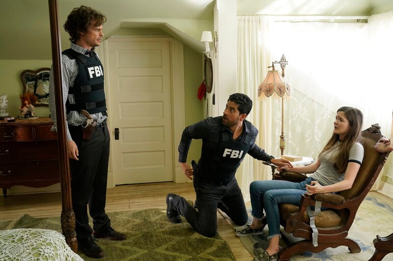 CRIMINAL MINDS – „Chameleon“ – Coverage of the CBS series CRIMINAL MINDS, scheduled to air on the CBS Television Network. (ABC Studios/​Cliff Lipson) MATTHEW GRAY GUBLER, ADAM RODRIGUEZ,ALEX JENNINGSCRIMINAL MINDS – „Chameleon“ – Coverage of the CBS series CRIMINAL MINDS, scheduled to air on the CBS Television Network. (ABC Studios/​Cliff Lipson) MATTHEW GRAY GUBLER, ADAM RODRIGUEZ,ALEX JENNINGS – Bild: 13th Street /​ 2018 ABC Studios/​Cliff Lipson/​Cliff Lipson