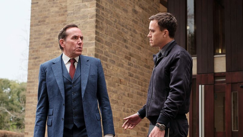 l-r: Professor Jasper Tempest (Ben Miller), DS Dan Winters (Barney White) – Bild: AXN White
