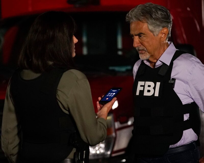 CRIMINAL MINDS – „300“ – Coverage of the CBS series CRIMINAL MINDS, scheduled to air on the CBS Television Network. (ABC Studios/​Cliff Lipson) JOE MANTEGNACRIMINAL MINDS – „300“ – Coverage of the CBS series CRIMINAL MINDS, scheduled to air on the CBS Television Network. (ABC Studios/​Cliff Lipson) JOE MANTEGNA – Bild: 13th Street /​ 2018 ABC Studios/​Cliff Lipson/​Cliff Lipson