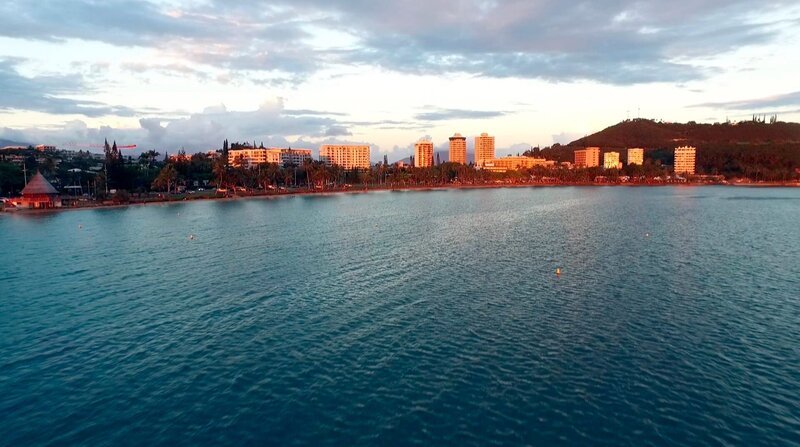 Fast die Hälfte aller Neukaledonier ist in der Hauptstadt Noumea zu Hause – Bild: ZDF und SR/​Thomas Radler
