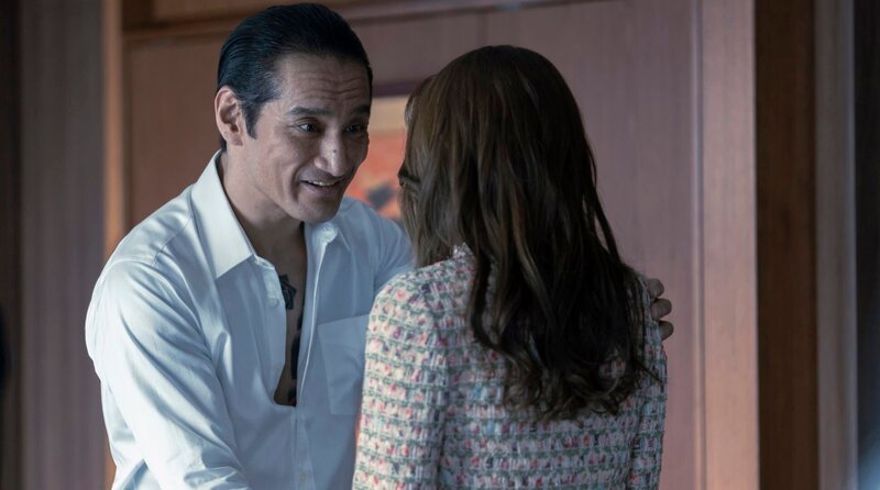Clanchef Tozawa (Ayumi Tanida) überrascht seine Geliebte. – Bild: HBO Max/​Fifth Season, LLC