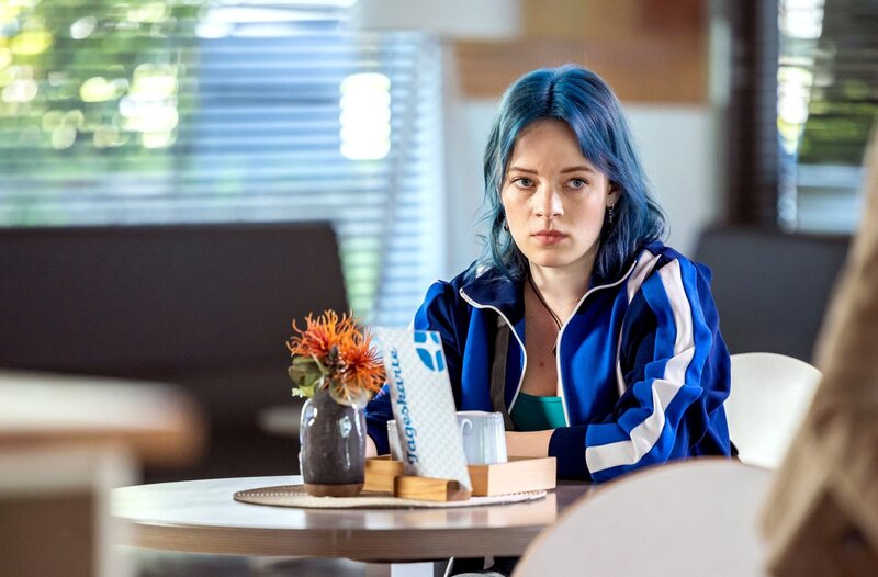 Was will Gabby Walther (Luna Kuse) im Johanness-Thal-Klinikum? – Bild: ARD/​Saxonia Media/​Michael Kremer