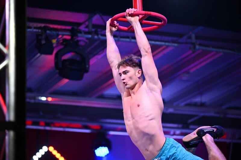 Simon Brunner aus Teisendorf in Stage 2 des zweiten Finales. – Bild: RTL /​ Willi Weber