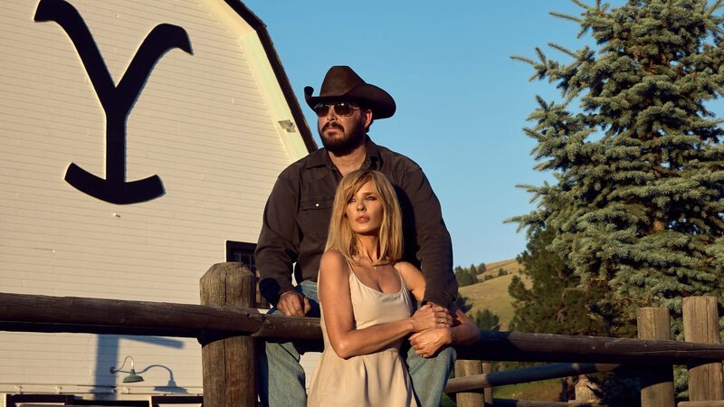 Die Ranch belastet Beth (Kelly Reilly) und Rip (Cole Hauser) – Bild: AXN Black