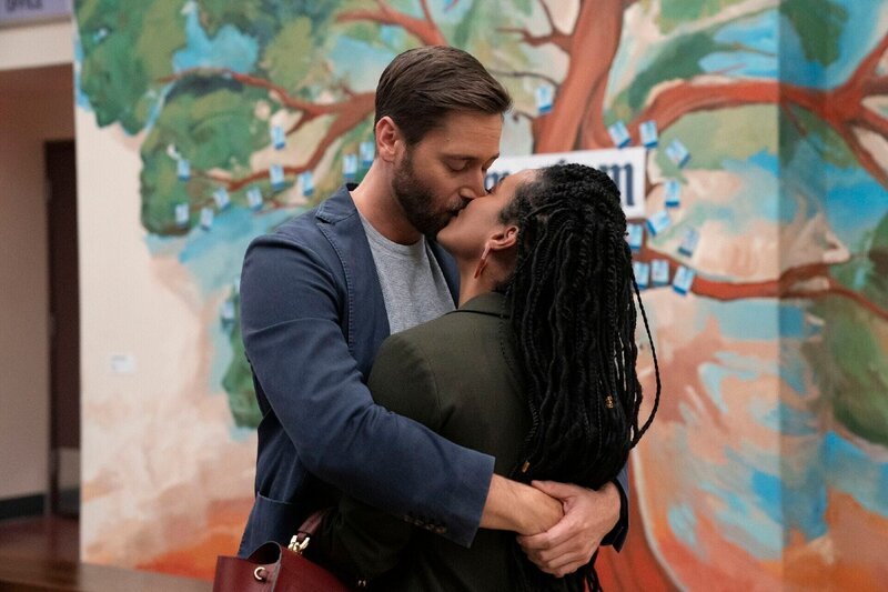Dr. Max Goodwin (Ryan Eggold) und Dr. Helen Sharpe (Freema Agyeman) – Bild: Virginia Sherwood/​NBC /​ RTL /​ Universal Television LLC.