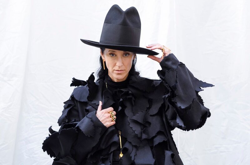 Designerin Esther Perbandt – Bild: HR/​MDR/​ARD Kultur/​Weiya Yeung