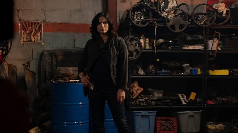 Karen Beach (Katrina Law) – Bild: AXN Black