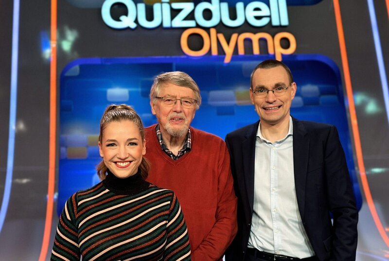 Quizduell-Olymp: Marie-Louise Finck (l.), Prof. Eckhard Freise (M.) und Thorsten Zirkel (r.) – Bild: ARD/​ITV Studios
