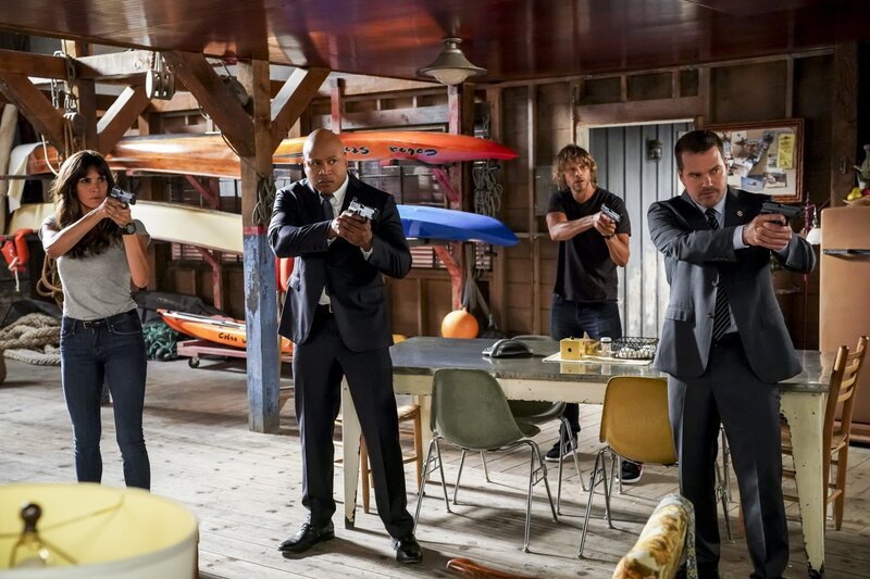 L-R: Kensi Blye (Daniela Ruah); Sam Hanna (LL Cool J); Deeks Marty (Eric Christian Olsen); G. Callen (Chris O’Donnell) – Bild: CBS Bradcasting, Inc.