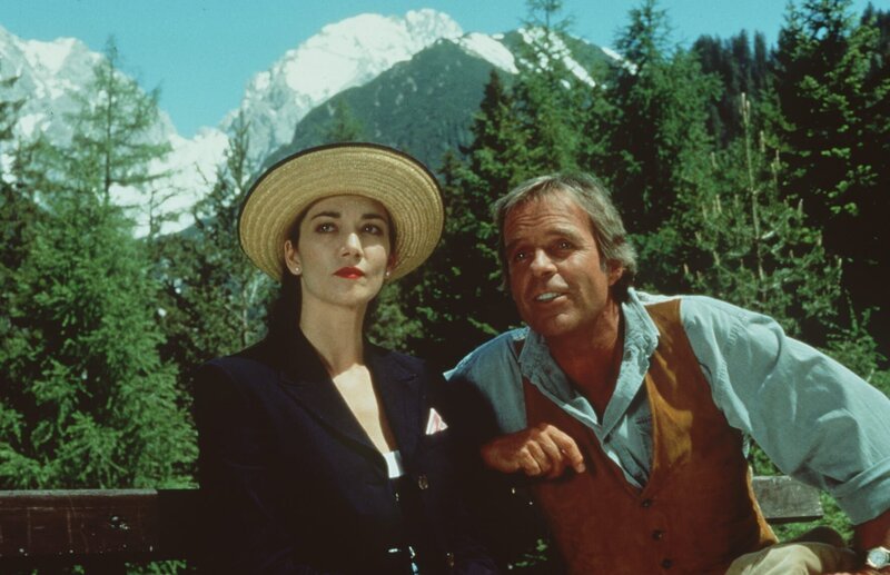 Marion Hofer (Irina Wanka, l.); David Schultheiß (Thomas Fritsch, r.) – Bild: AUS9 /​ Austria 9