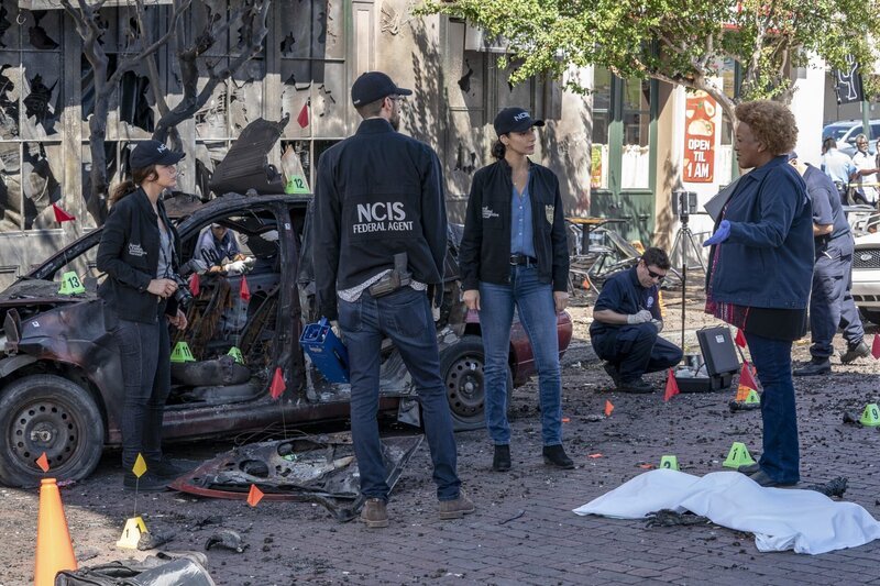 (v.l.n.r.) Tammy Gregorio (Vanessa Ferlito); Sebastian Lund (Rob Kerkovich); Hannah Khoury (Necar Zadegan); Dr. Loretta Wade (CCH Pounder) – Bild: CBS Broadcasting, Inc. /​ Skip Bolen