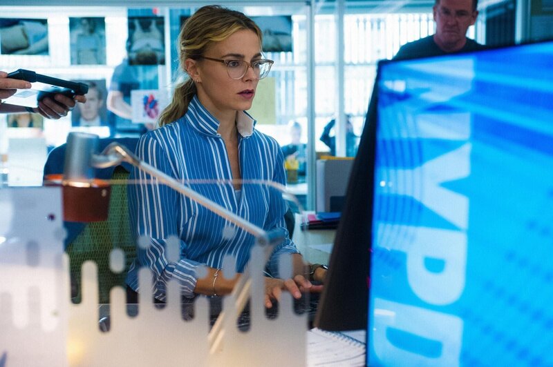 Detective Lizzie Needham (Bojana Novakovic) muss das Motiv des vermeintlichen Mörders herausfinden, um sein nächstes Opfer zu retten … – Bild: 2017 CBS Broadcasting Inc. All Rights Reserved. /​ Jeff Neira Lizenzbild frei