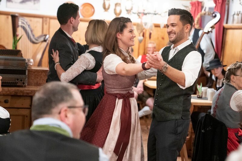 Conny Bürgler und Richard Deutinger beim Musikantenstammtisch im Stubaital. – Bild: Stefan Voitl